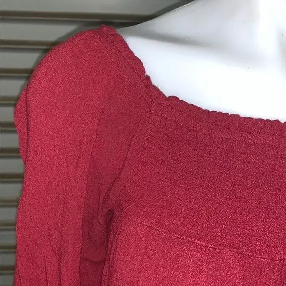 American Rag super cute red top with bell sleeves - Picture 3 of 8